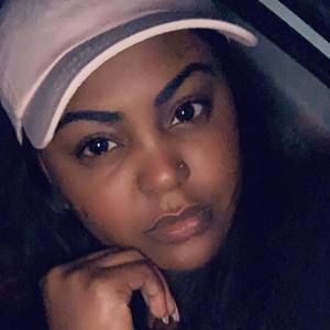 Meet your Posher, Khadija